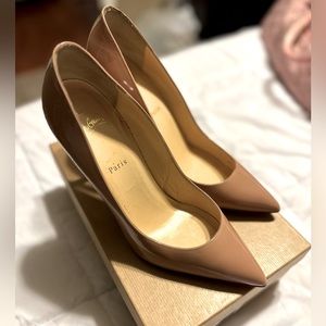 In great condition. Purchased last year and only used for photo shoots.